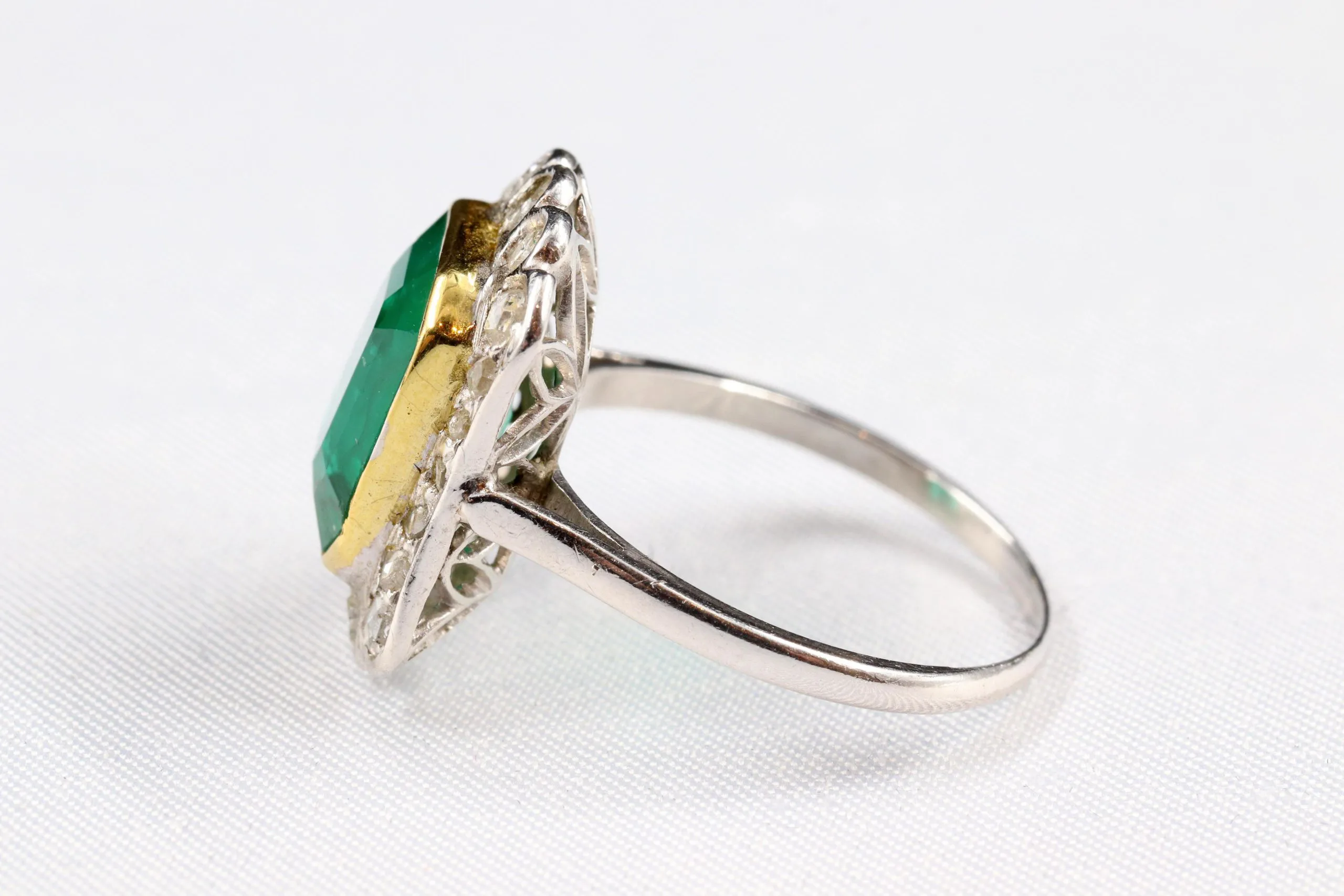Bague Vintage Plaqué Or Jaune - Pierre émeraude Taillée - Taille 57 - Bijou Occasion