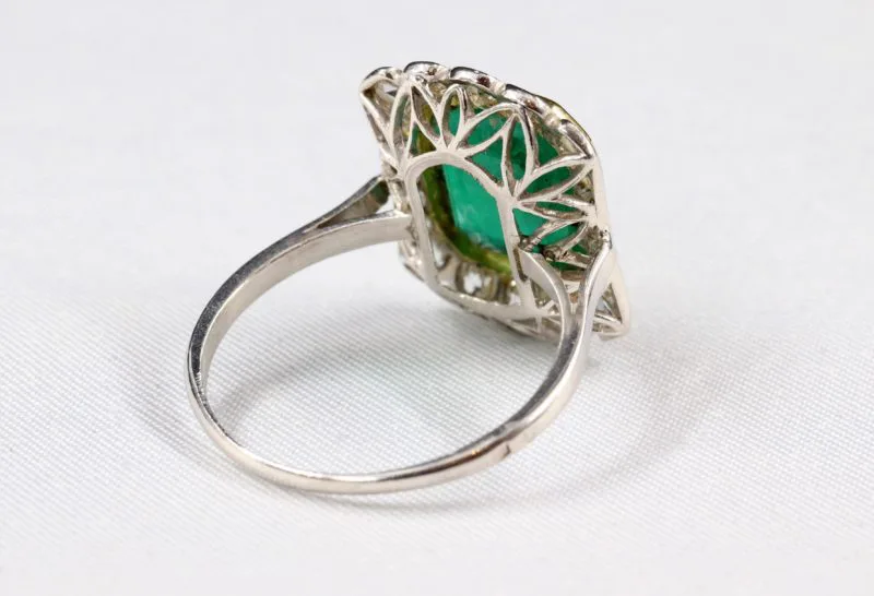 Bague 1925 platine, or jaune, émeraude et diamants – Image 6