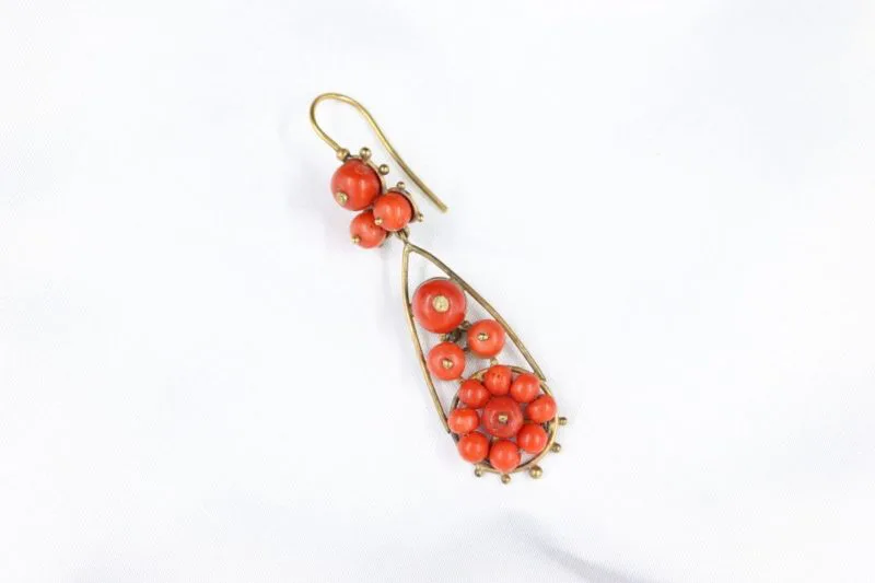 Boucles d'oreilles corail et or XIXe