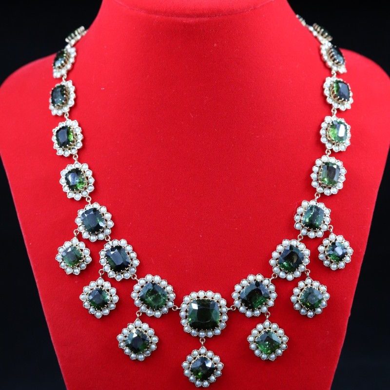 Superbe collier péridots