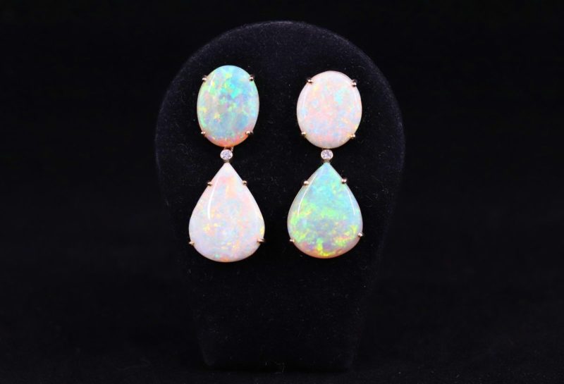 Boucles d'oreilles opales d'Australie et brillants couleurs inversées