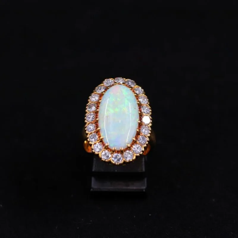 Bague Pompadour opale entourage diamants