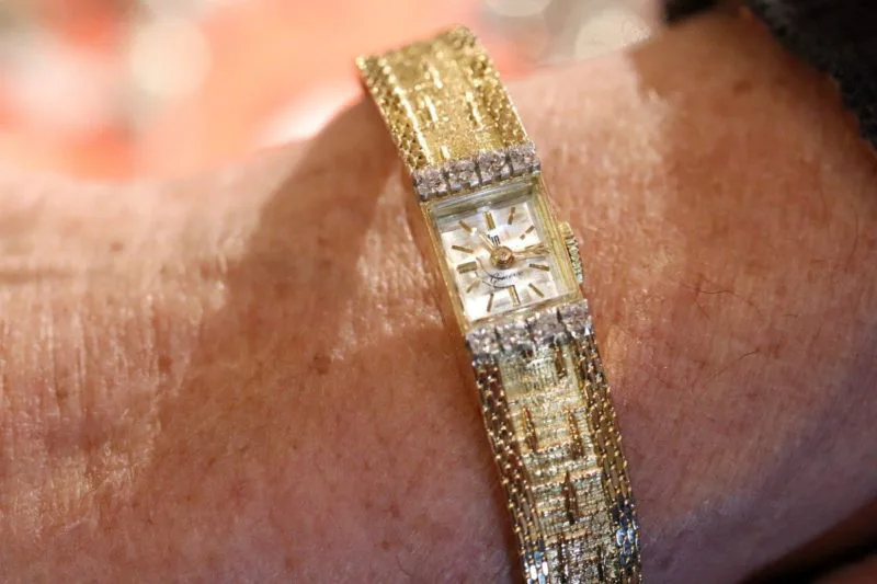 Superbe montre Lip Genève or et diamants