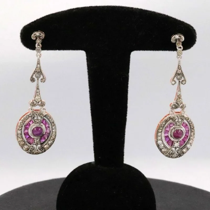 Boucles d'oreilles pendantes rubis et diamants style 1920