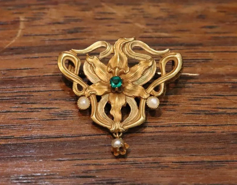 Broche florale Art Nouveau or et perles fines