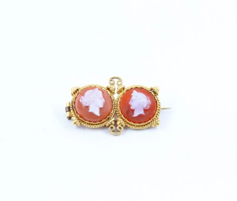 Broche double camée pierre dure