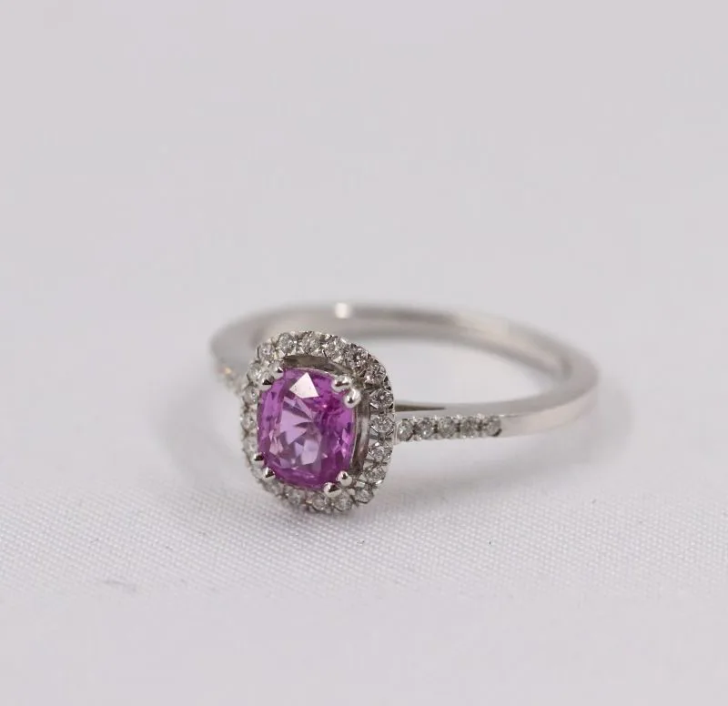 Bague contemporaine or blanc brillants et saphir rose