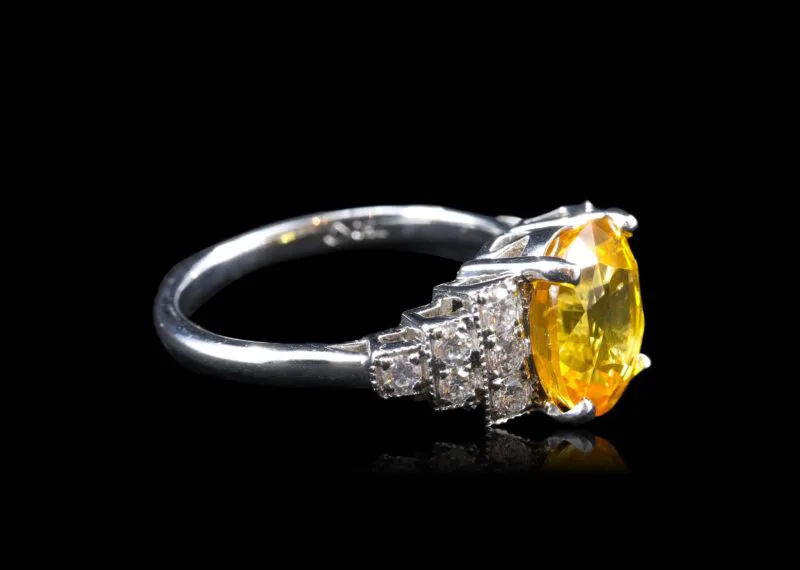 Bague saphir jaune et diamants en palmettes