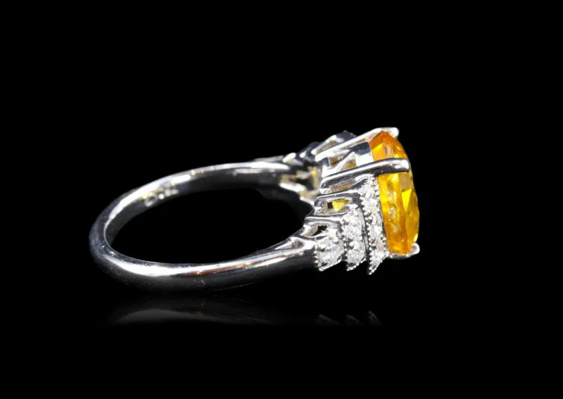 superbe bague saphir jaune et diamants