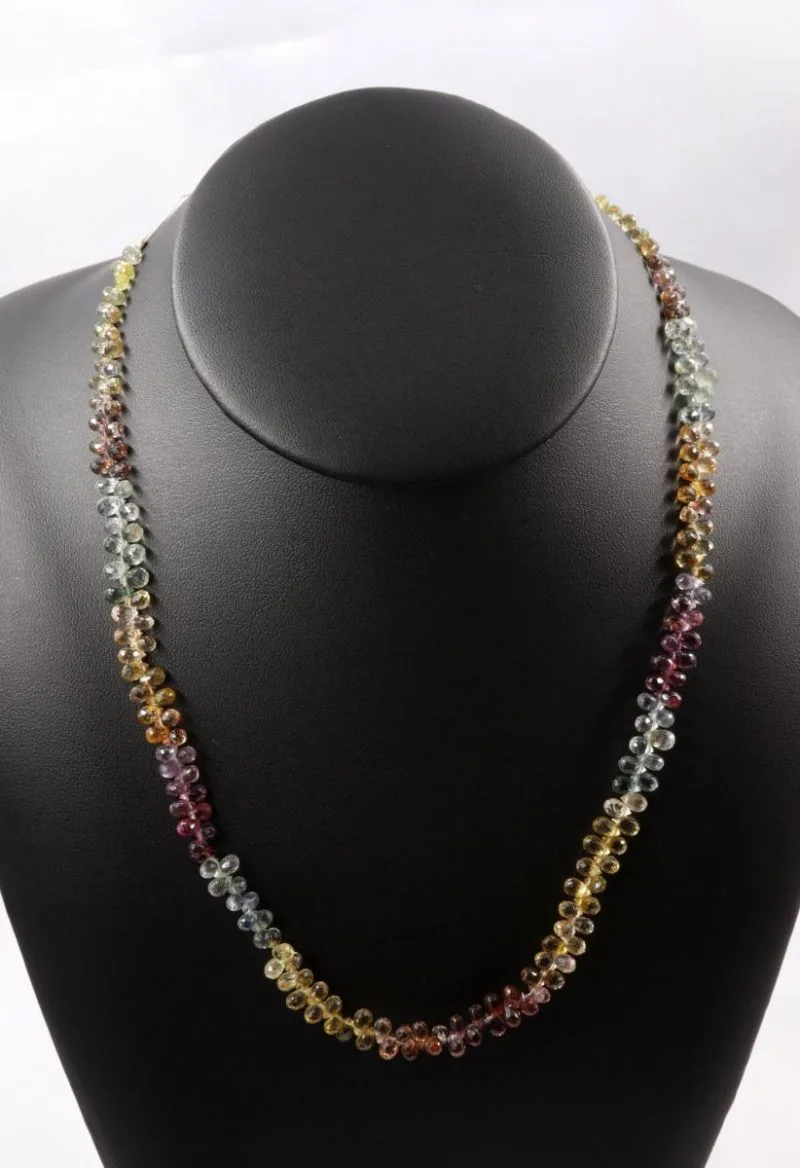 Collier de saphirs multicolores