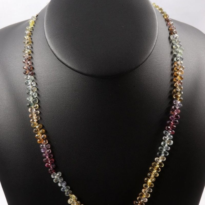 Collier de saphirs multicolores