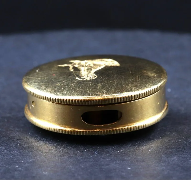 Petite boîte à pilules or