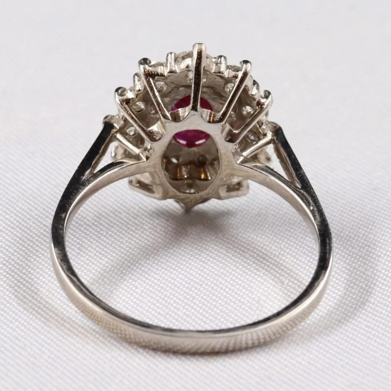 Détail panier bague rubis diamants