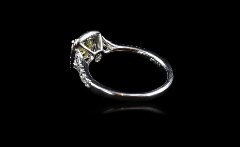 Superbe bague or blanc diamant jaune