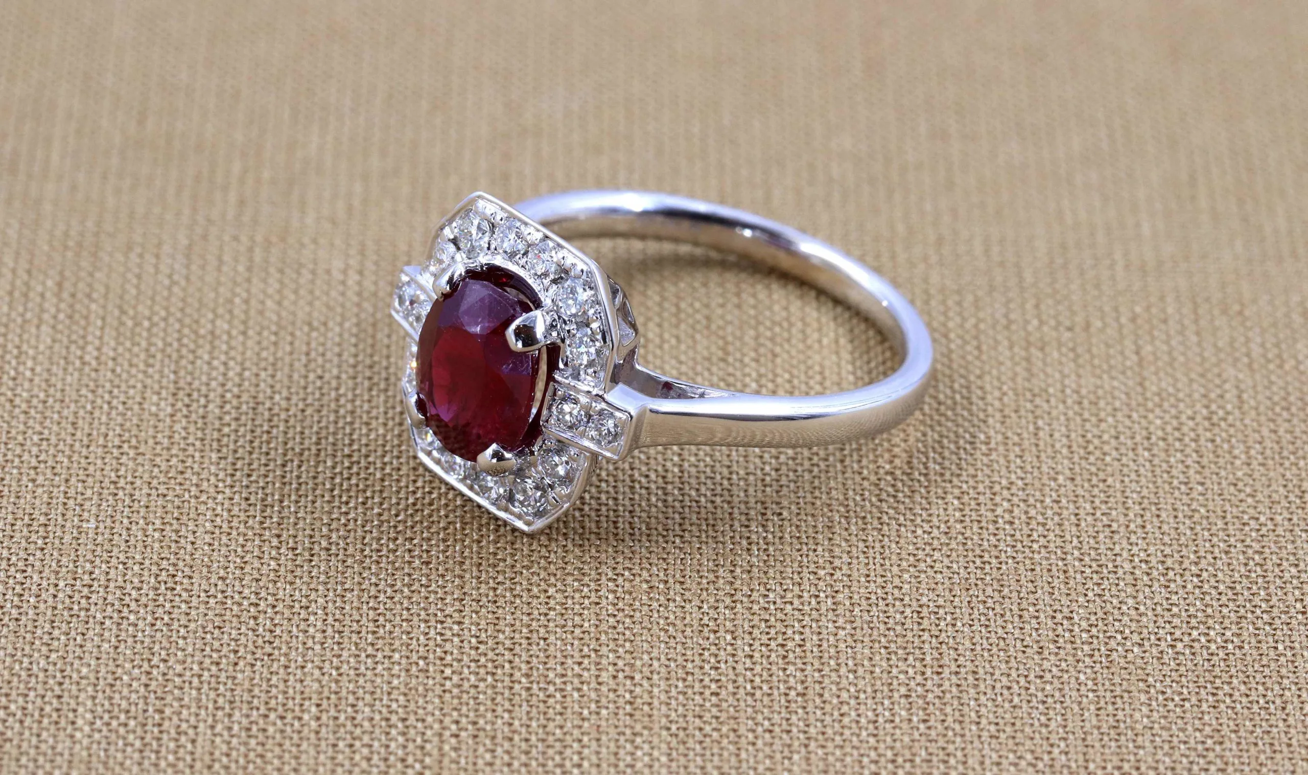 Bague Art Déco Or 14k Rubis & Diamants (0.20 Ct) - Taille 12 - Succession Vintage