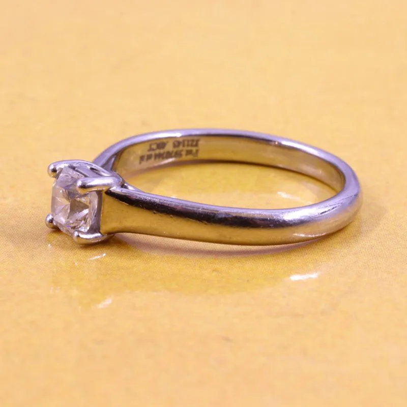 Solitaire Tiffany platine diamant carré