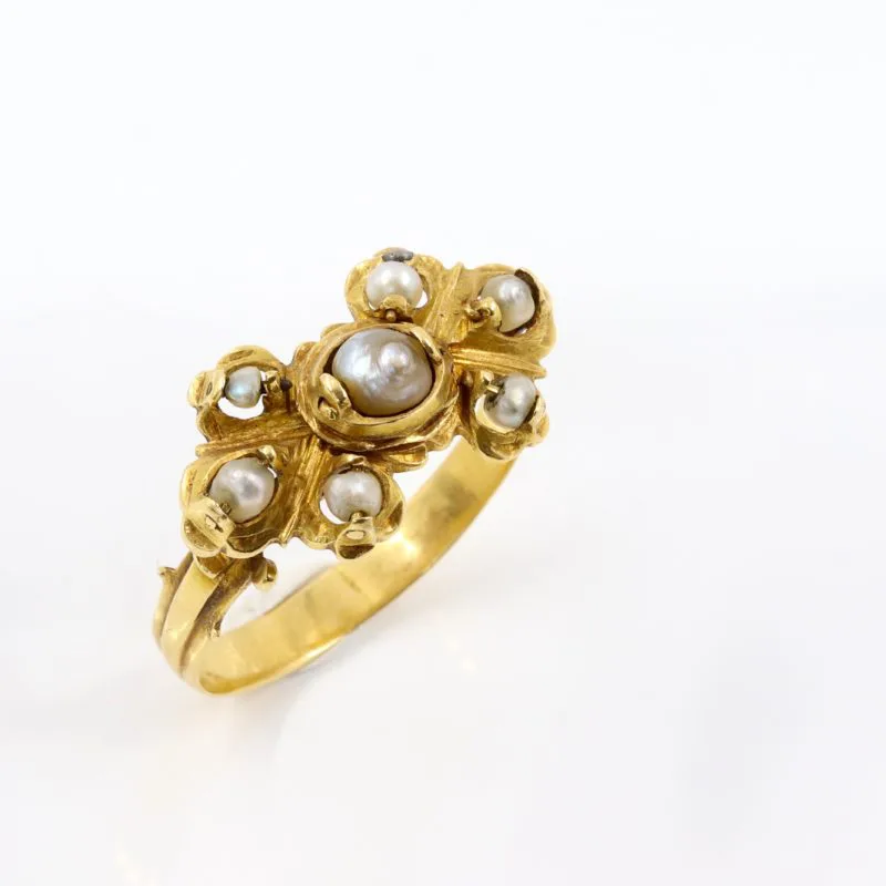 Bague or jaune et perles du XVIIIe siècle