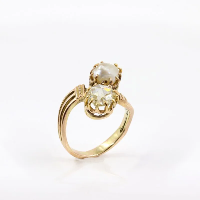 Bague toi et moi diamant taille ancienne et perle baroque