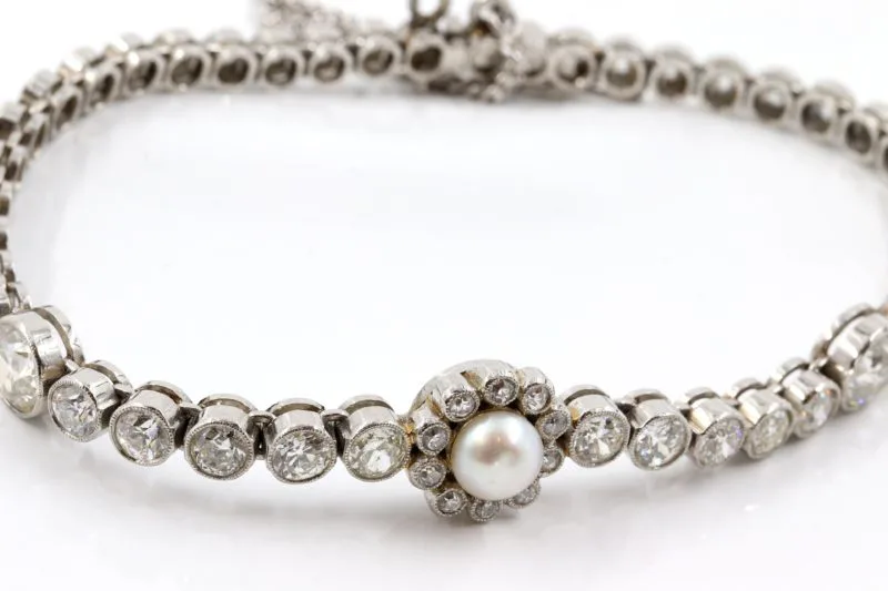 Bracelet 1925 perles et diamants sur platine