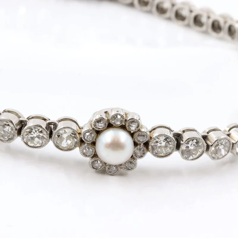 Détail bracelet 1925 perle et diamants sur platine
