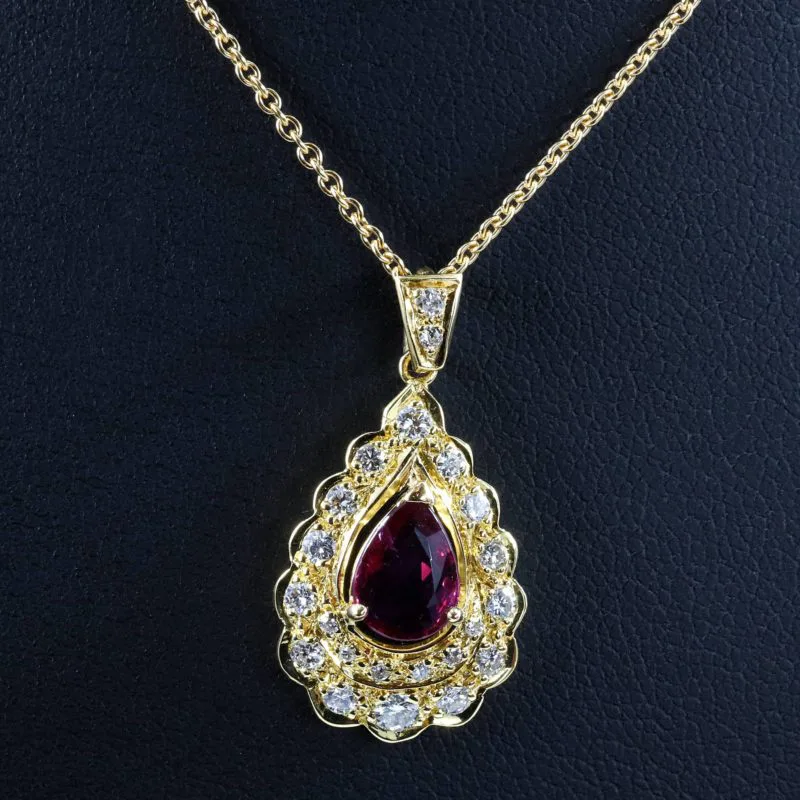 Pendentif rubis double entourage de diamants