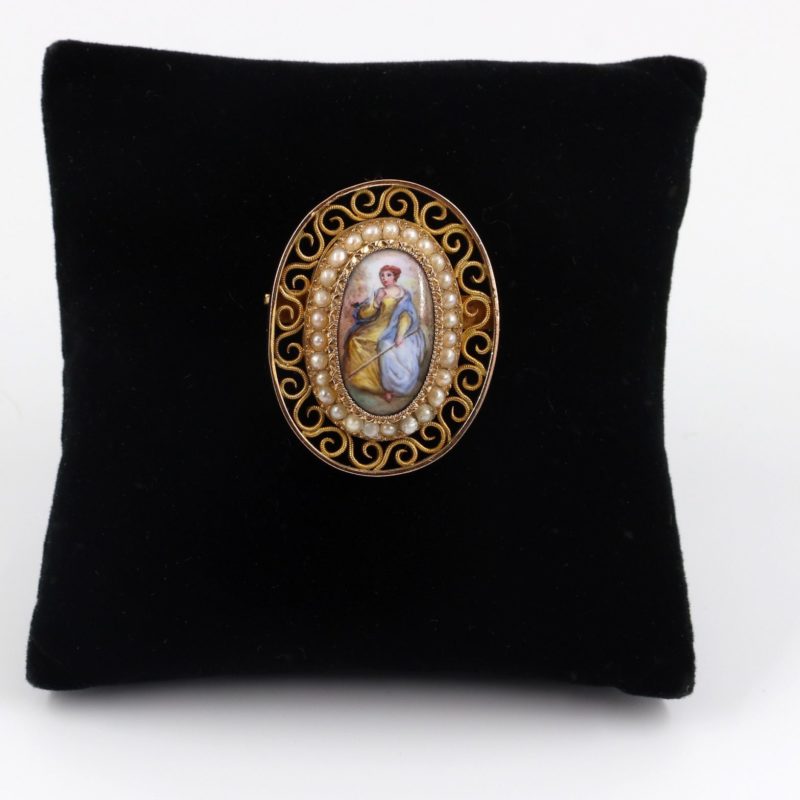 Broche porcelaine et perles fines