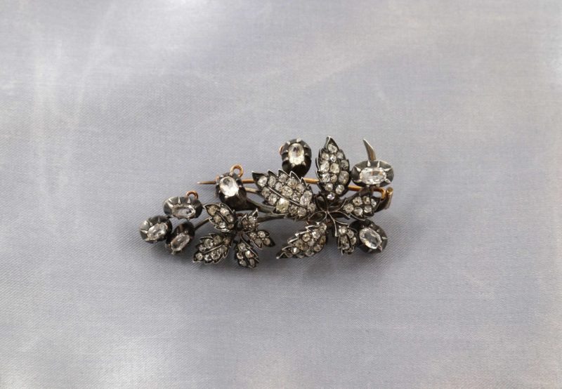 Magnifique broche trembleuse diamants