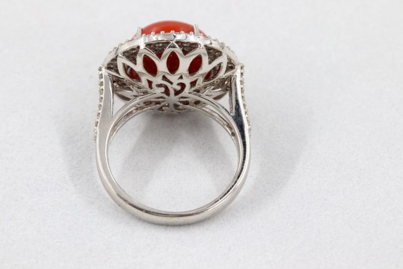 Bague corail rouge et diamants