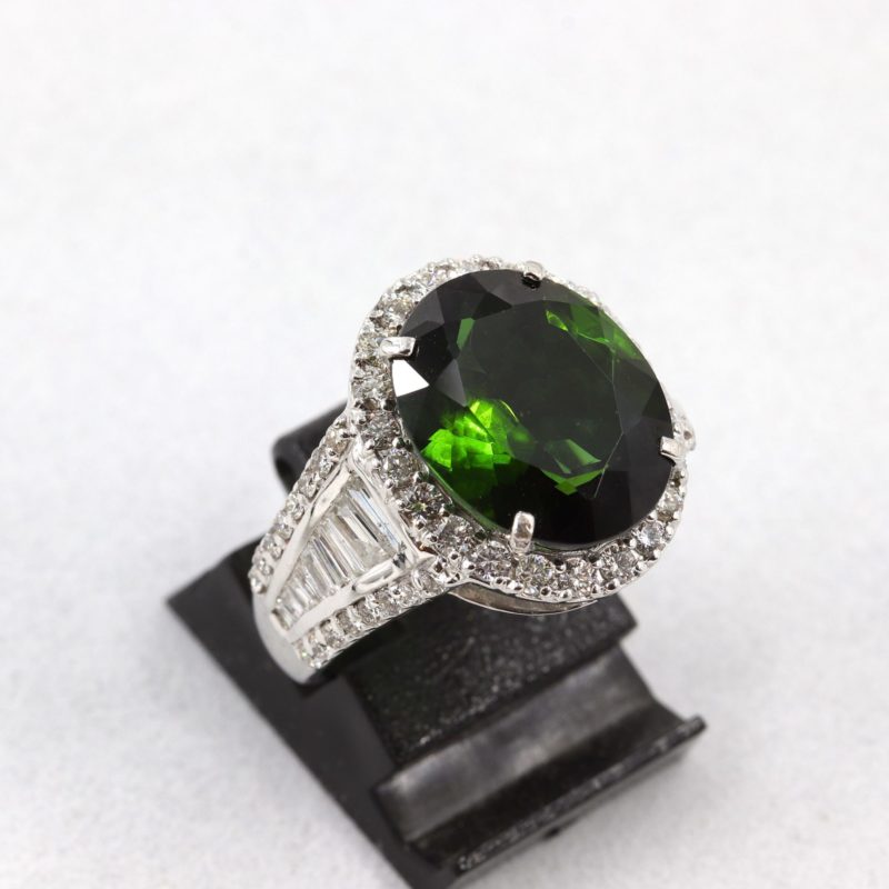 Bague tourmaline verte et diamants