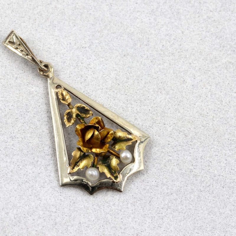 Pendentif floral Art déco