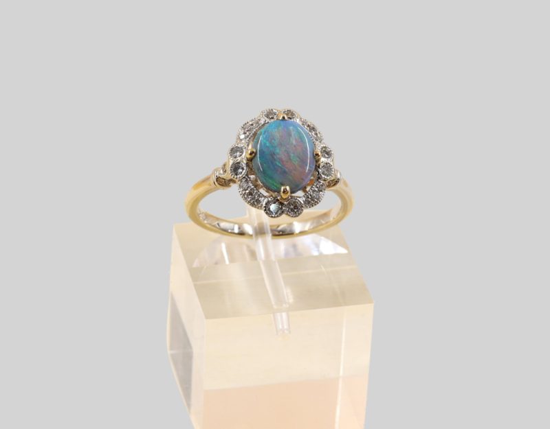 Bague opale d'Australie diamants