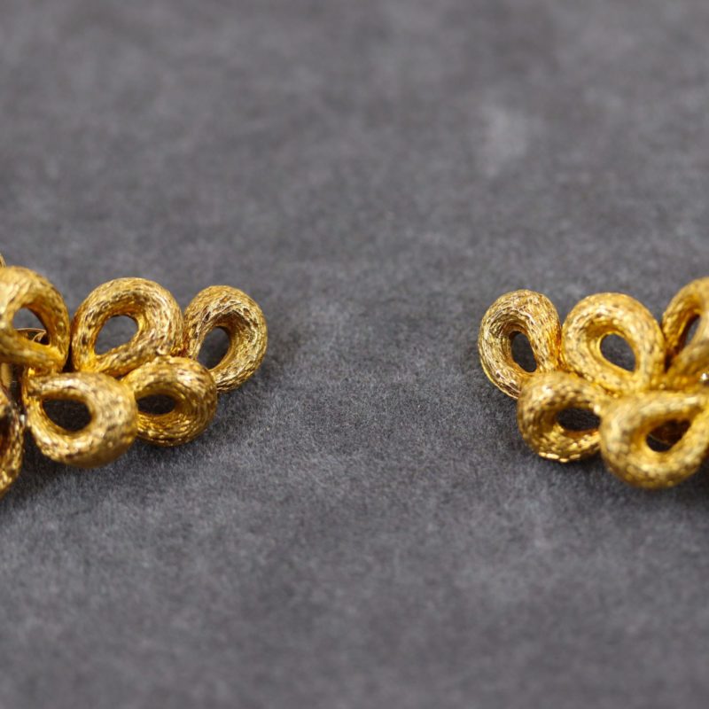 Clips en or signés Lalaounis