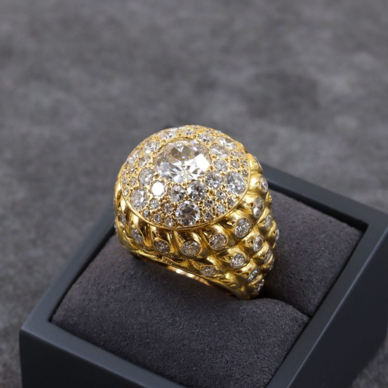 Bague dôme or jaune diamants 1940