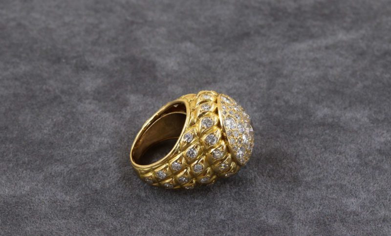 Importante bague boule diamants or jaune