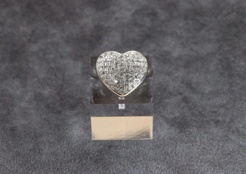 Bague coeur or blanc diamants