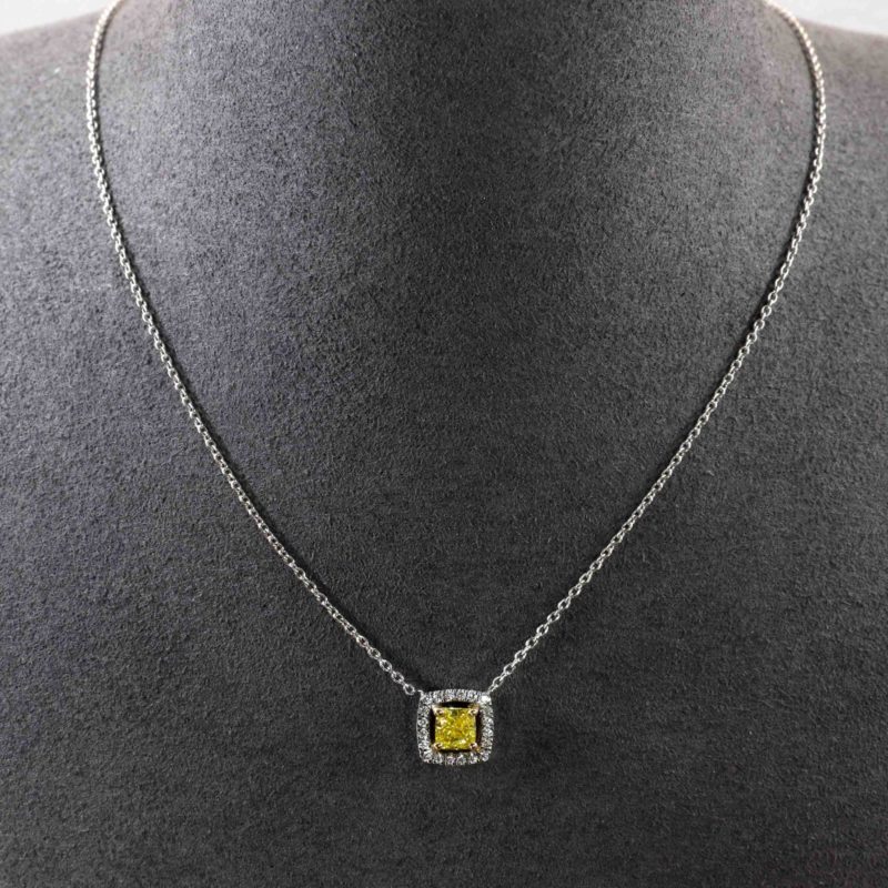 Collier diamant jaune