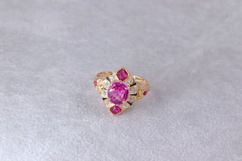 Bague Napoléon III saphirs roses et diamants