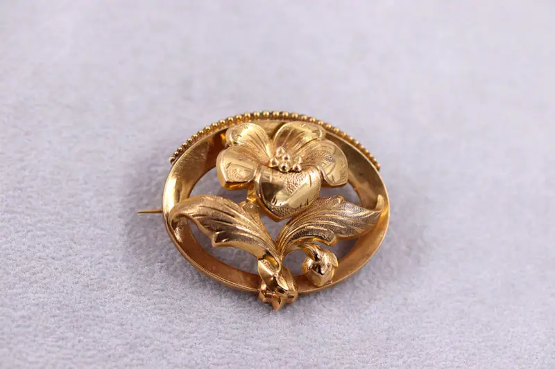 Broche fleur or jaune XIXe siècle