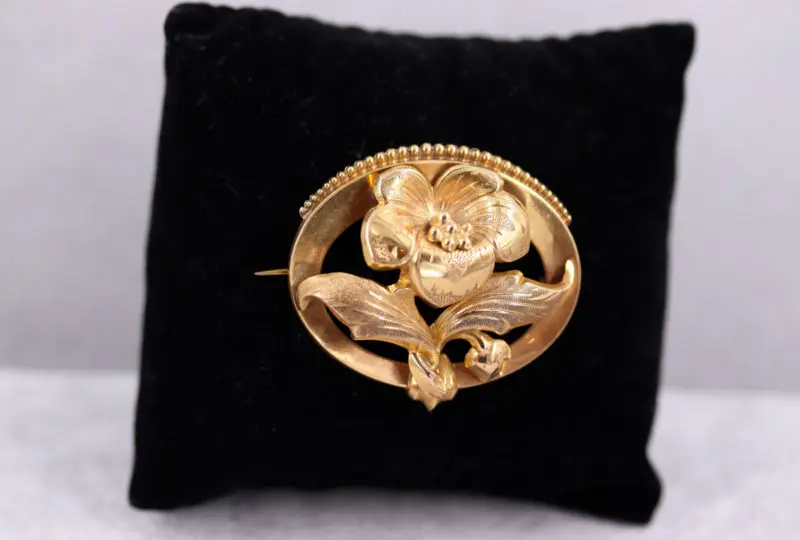 Broche fleur or jaune XIXe siècle