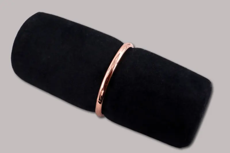 Bracelet jonc ouvrant en or rose