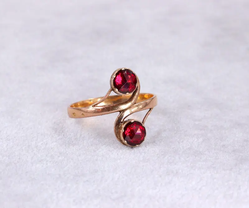 Bague de fiançailles grenats XIXe s
