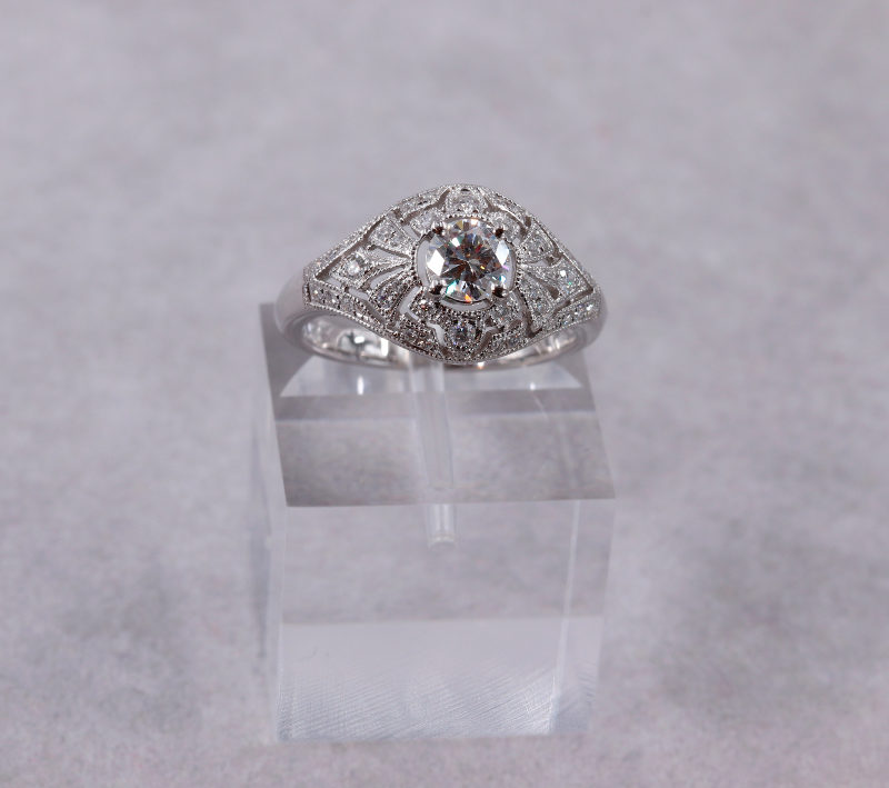 Bague dôme diamants style années 20
