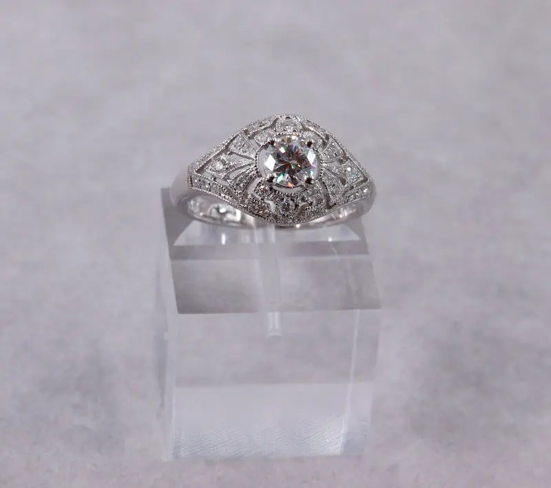 Bague dôme diamants style années 20