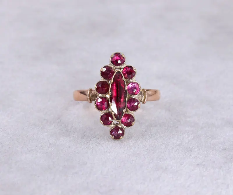 Bague marquise grenats