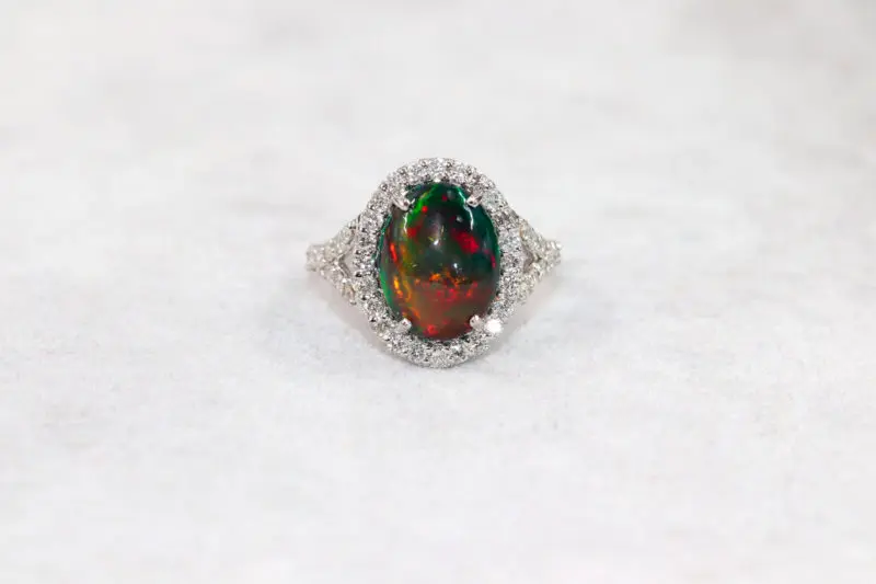 Bague opale verte et diamants