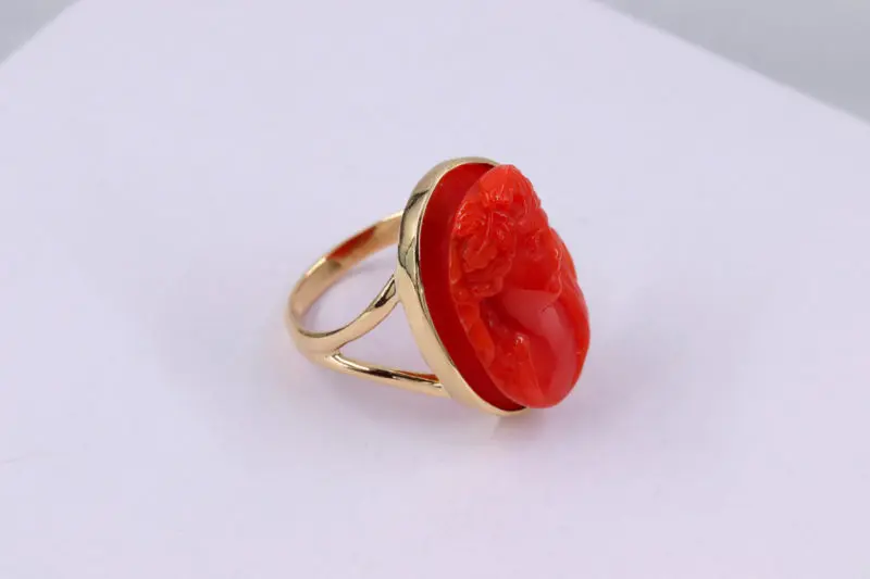 Bague camée corail or