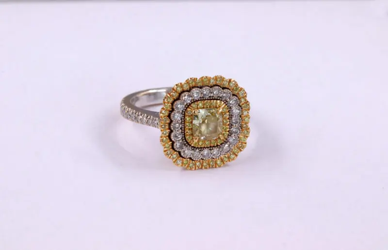 Bague deux ors diamants jaunes et blancs