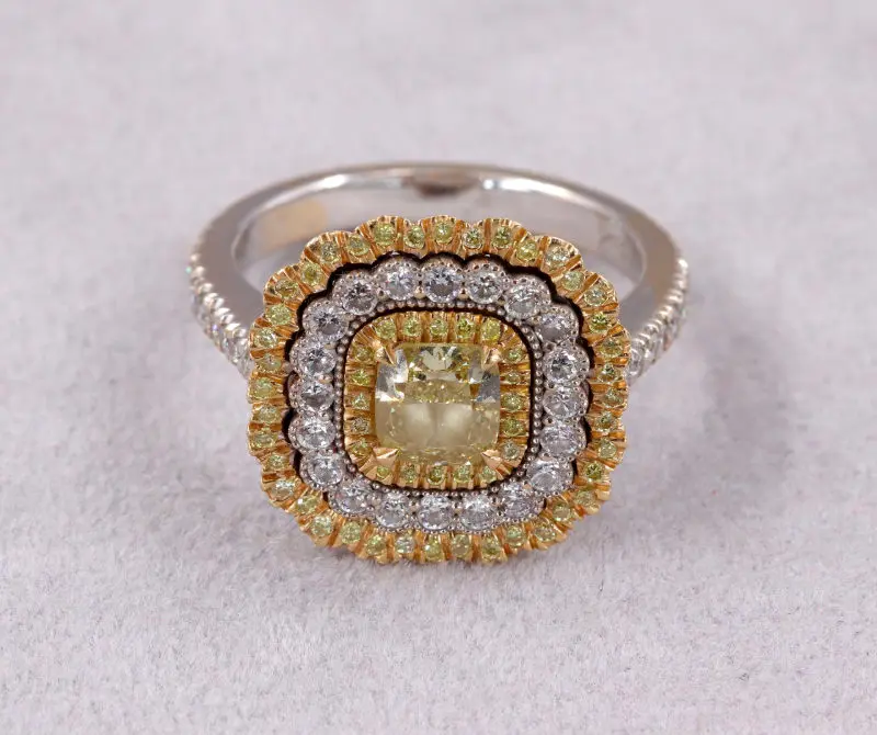 Bague deux ors diamants jaunes et blancs