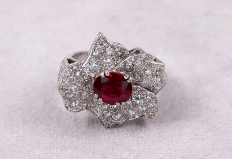 Bague fleur rubis et diamants