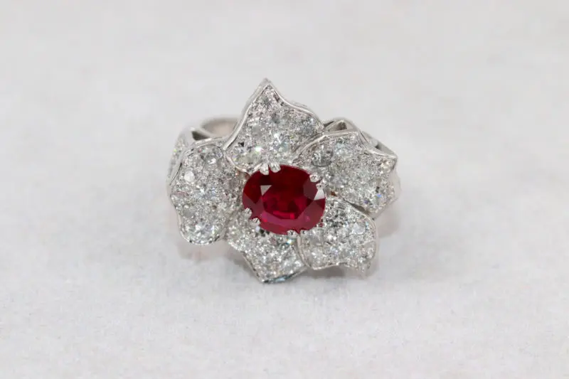 Bague fleur rubis et diamants